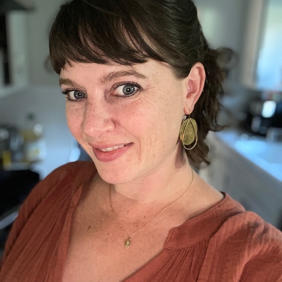 Meet your Posher, Naomi - Picture 1 of 1